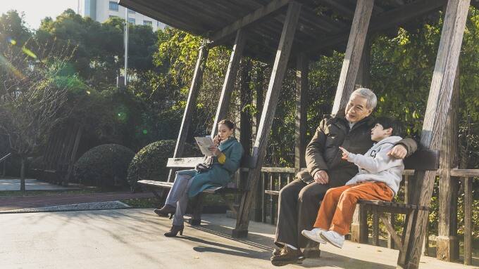 img_old-man-and-child-680x383